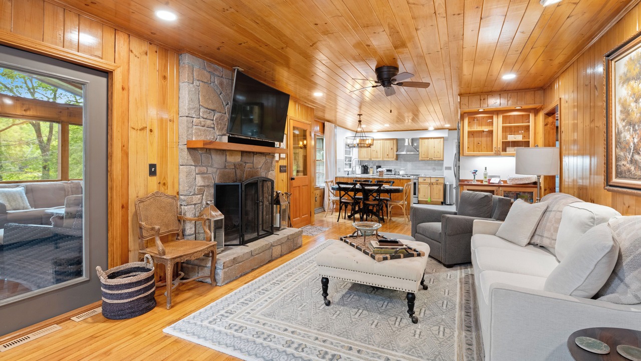 Photo of Livingroom in Highlands Hills
