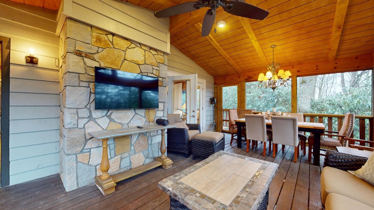 Photo of Livingroom in Highlands Hills
