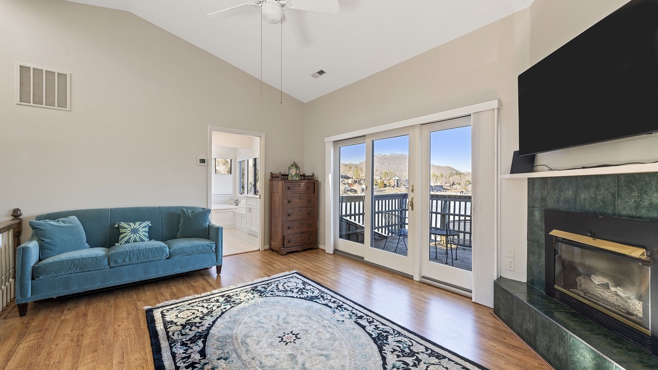Photo of Livingroom in Lake Junaluska