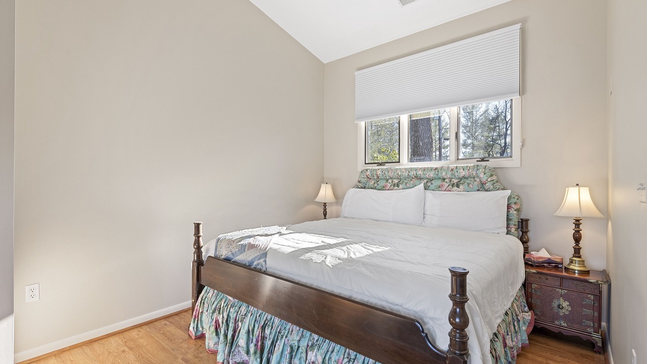 Photo of Bedroom in Lake Junaluska
