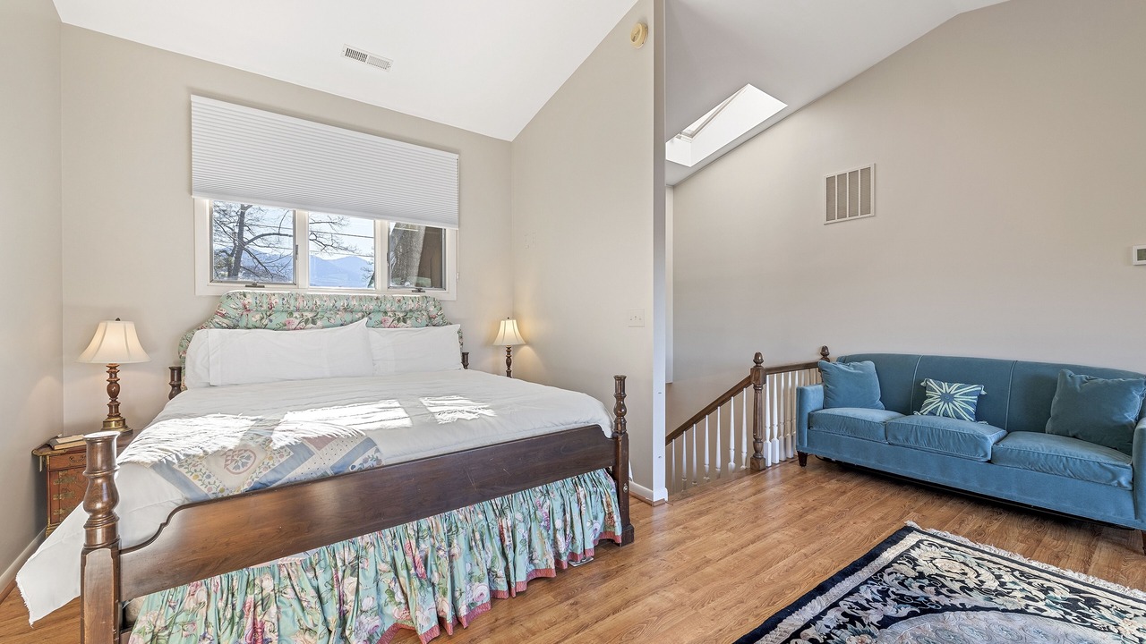 Photo of Bedroom in Lake Junaluska