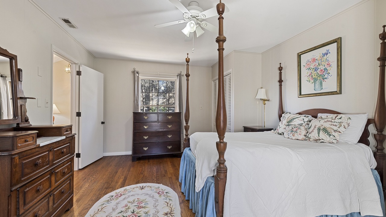 Photo of Bedroom in Lake Junaluska