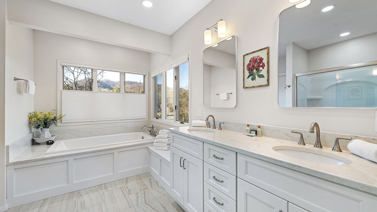 Photo of Bathroom in Lake Junaluska