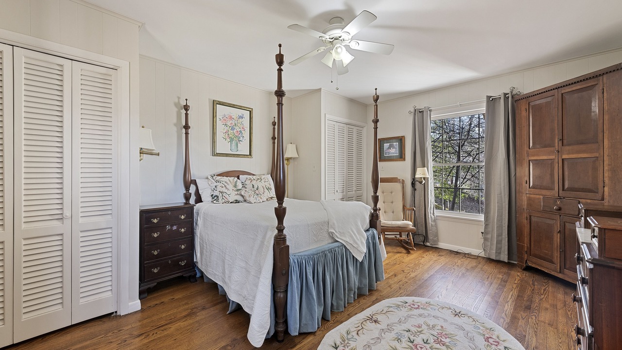 Photo of Bedroom in Lake Junaluska