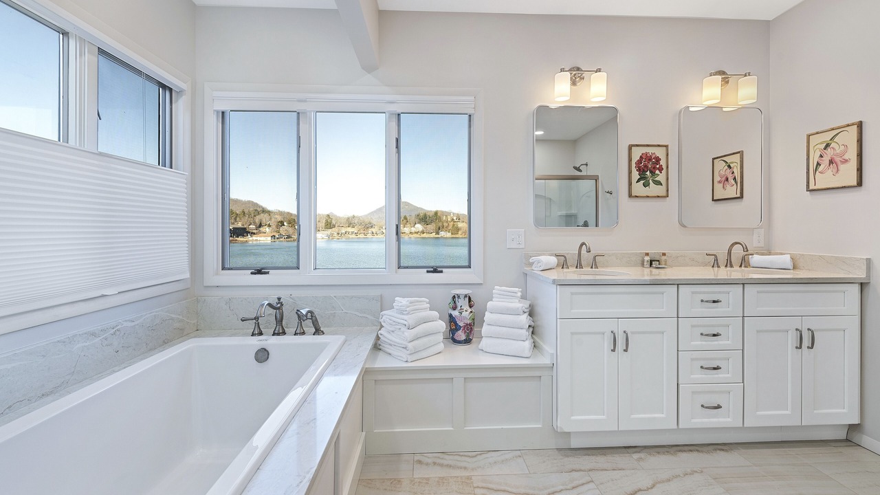 Photo of Bathroom in Lake Junaluska