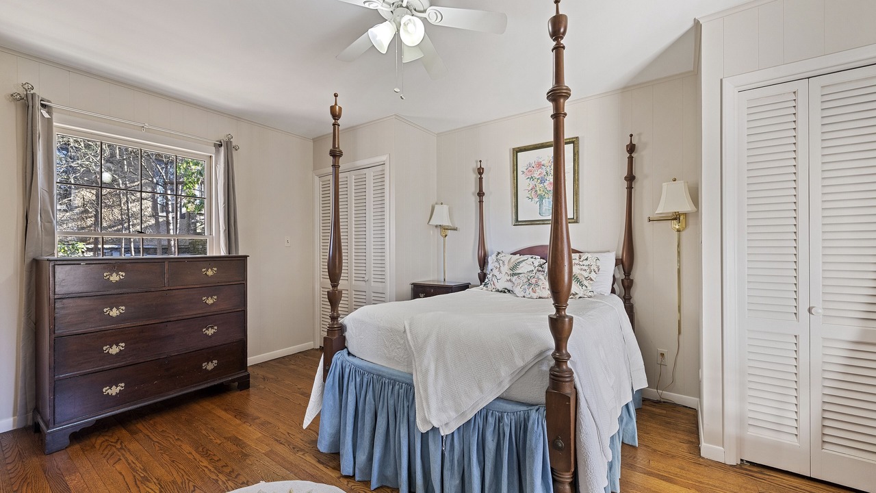 Photo of Bedroom in Lake Junaluska