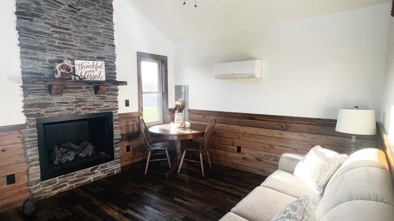 Photo of Livingroom in Pilot Mountain