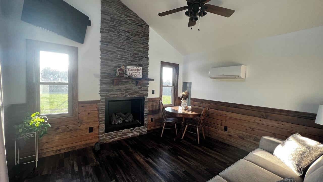 Photo of Livingroom in Pilot Mountain