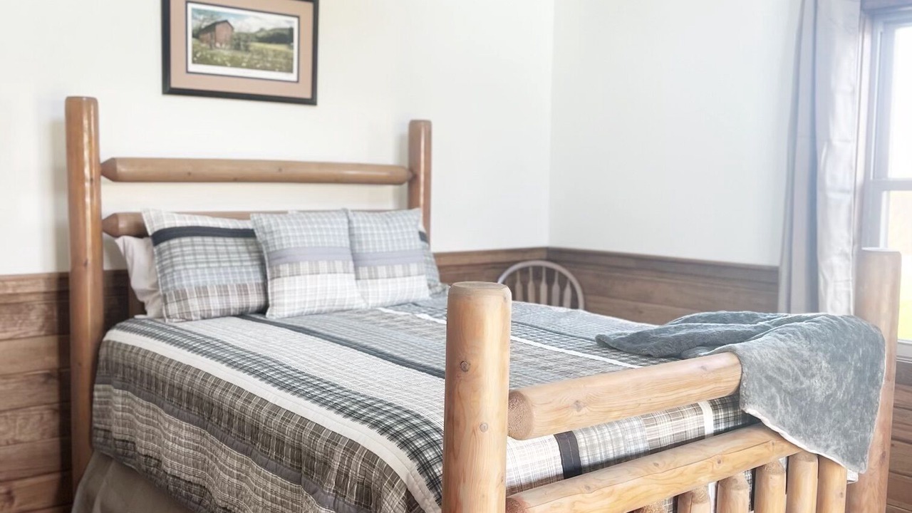Photo of Bedroom in Pilot Mountain