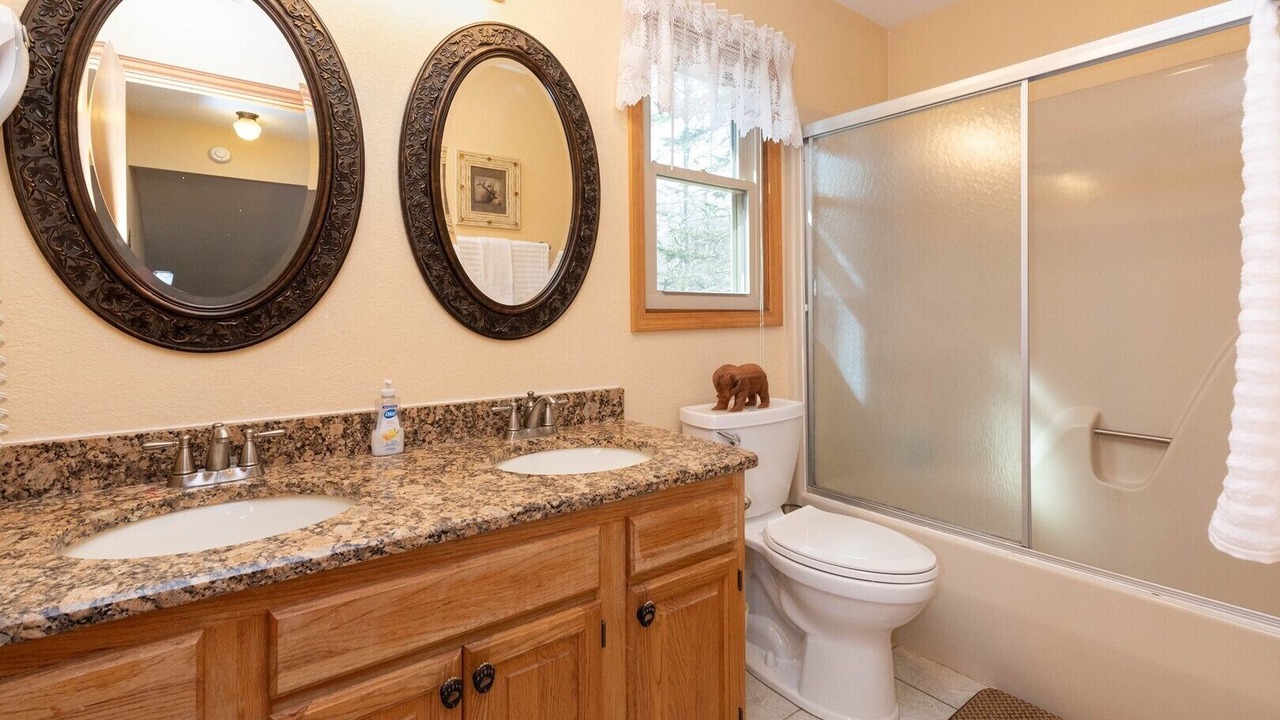 Photo of Bathroom in Valley Creek Run