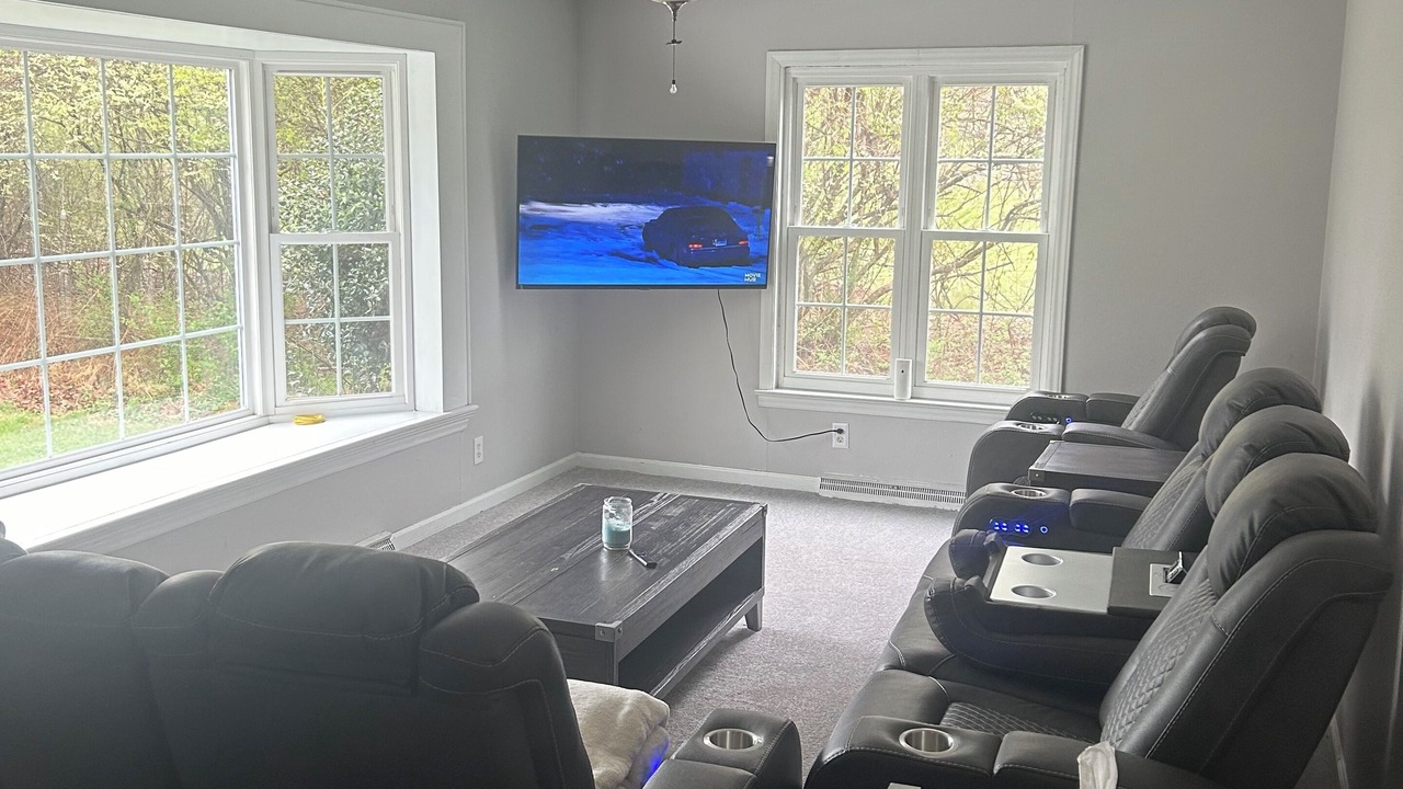 Photo of Livingroom in Burlington