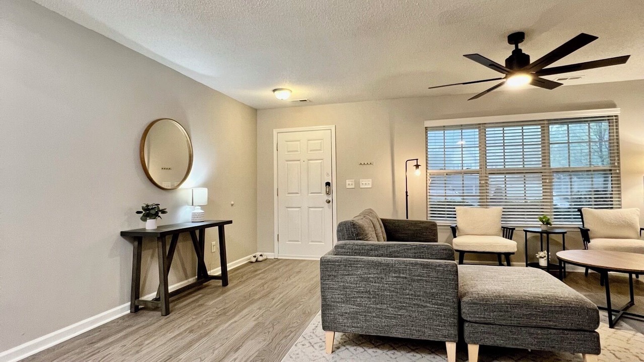 Photo of Livingroom in Harwood Lane