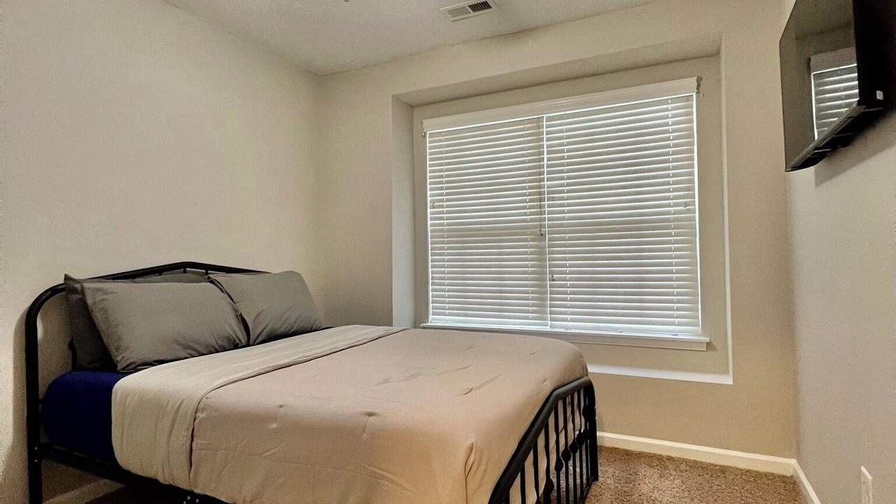 Photo of Bedroom in Harwood Lane