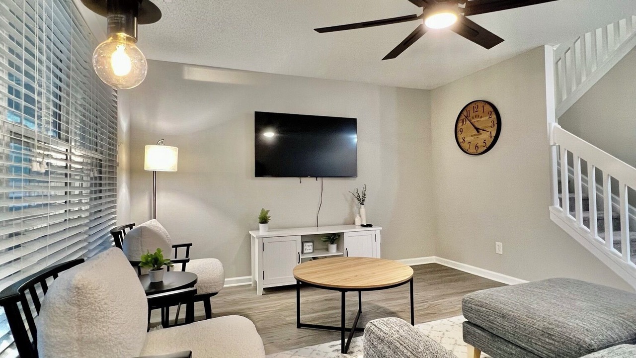 Photo of Livingroom in Harwood Lane