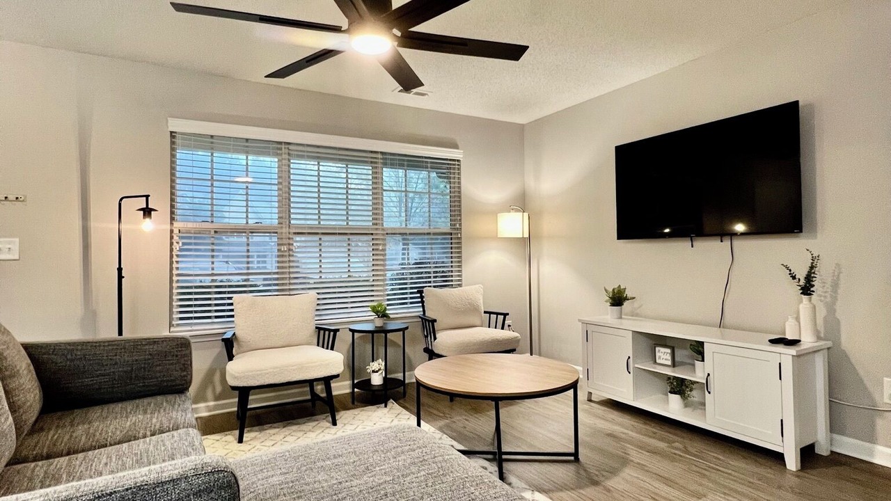 Photo of Livingroom in Harwood Lane