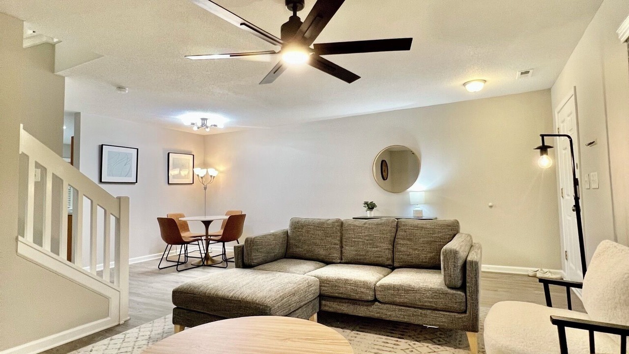 Photo of Livingroom in Harwood Lane