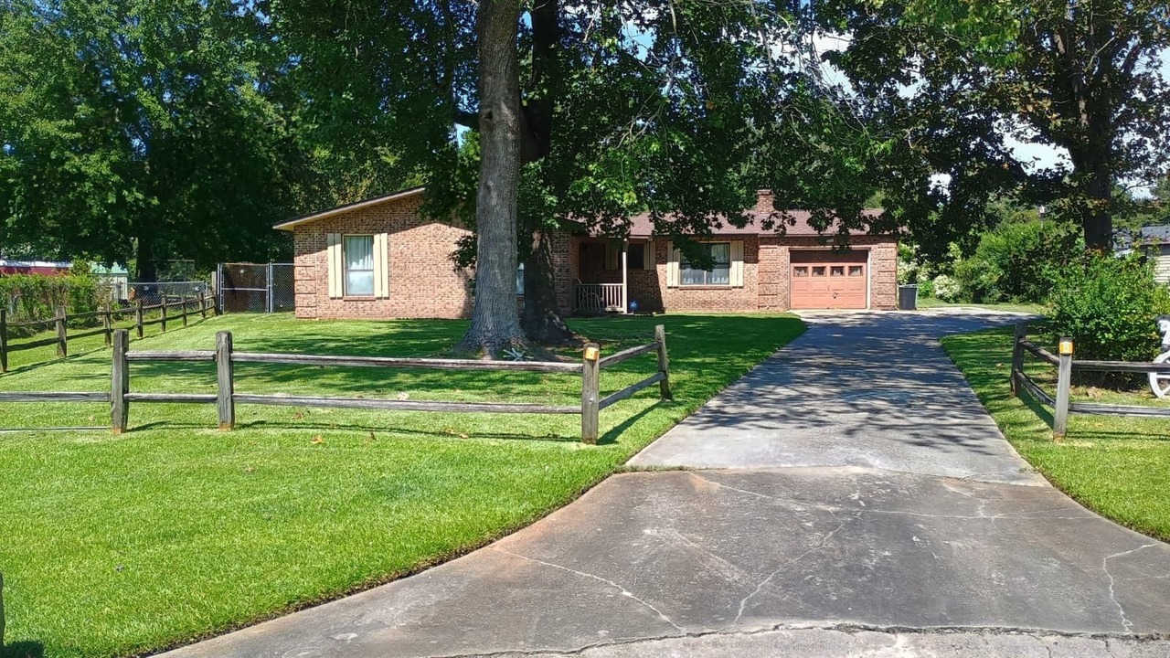 Photo of Outdoor in Piney Green