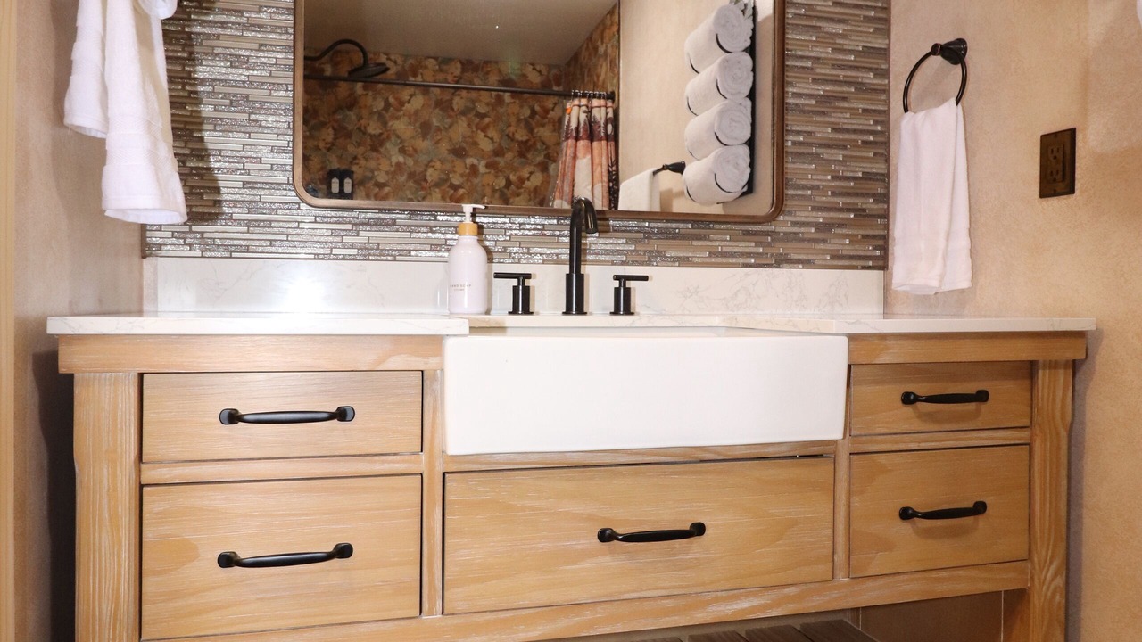 Photo of Bathroom in Newland