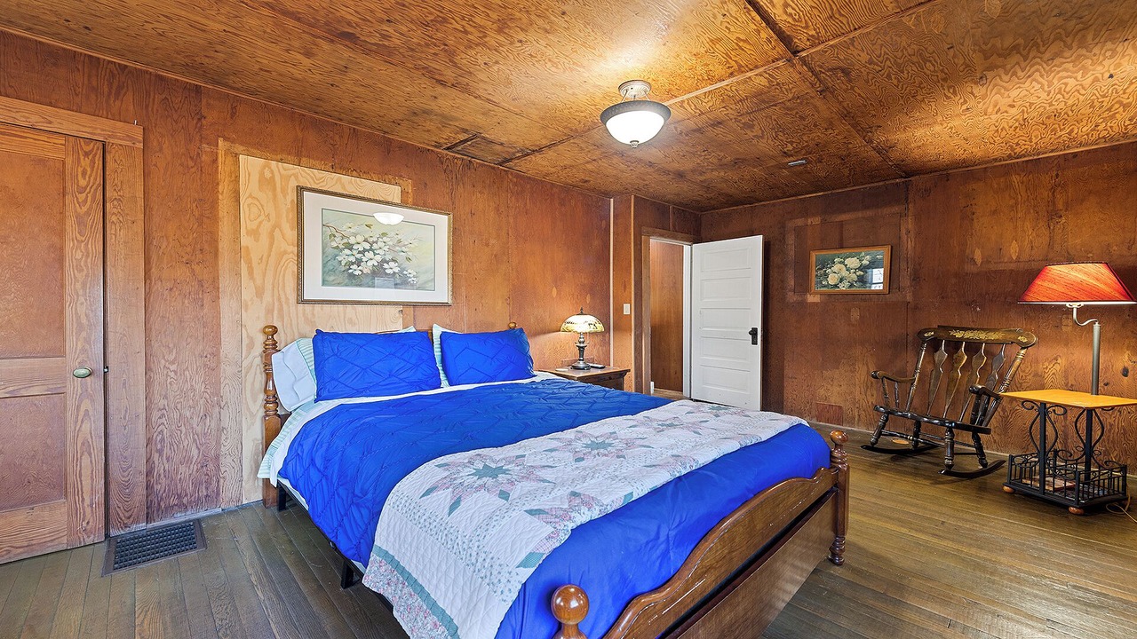 Photo of Bedroom in Lake Junaluska