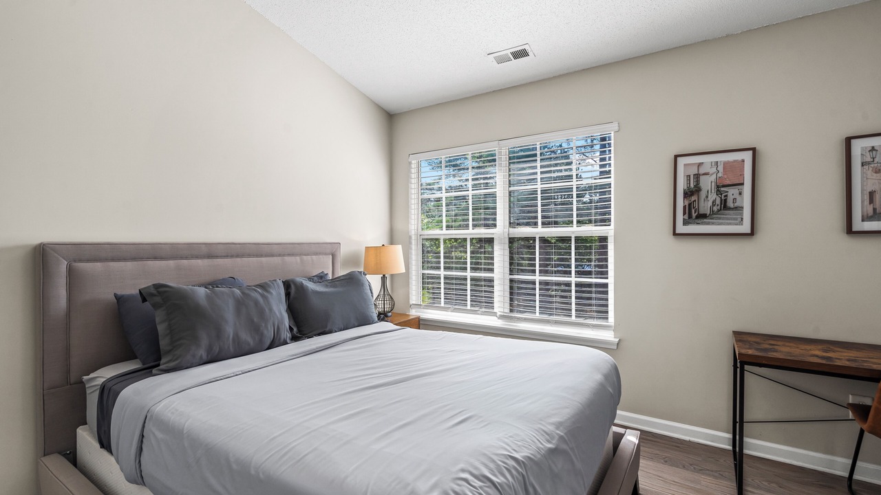 Photo of Bedroom in Harwood Lane