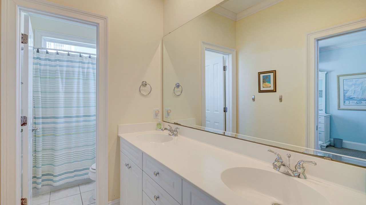 Photo of Bathroom in Wilmington Beach