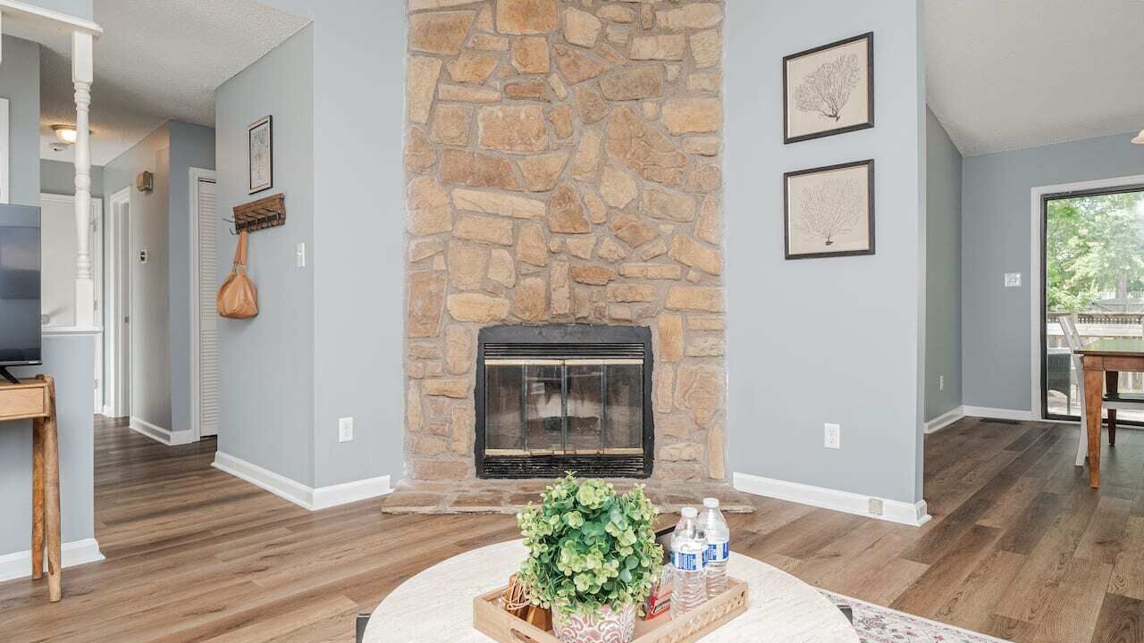 Photo of Livingroom in Northeast Raleigh