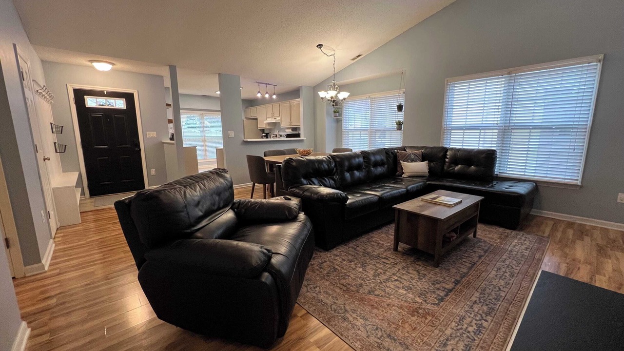 Photo of Livingroom in Evergreen