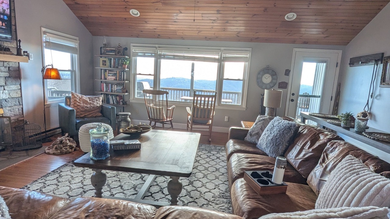 Photo of Livingroom in Blowing Rock