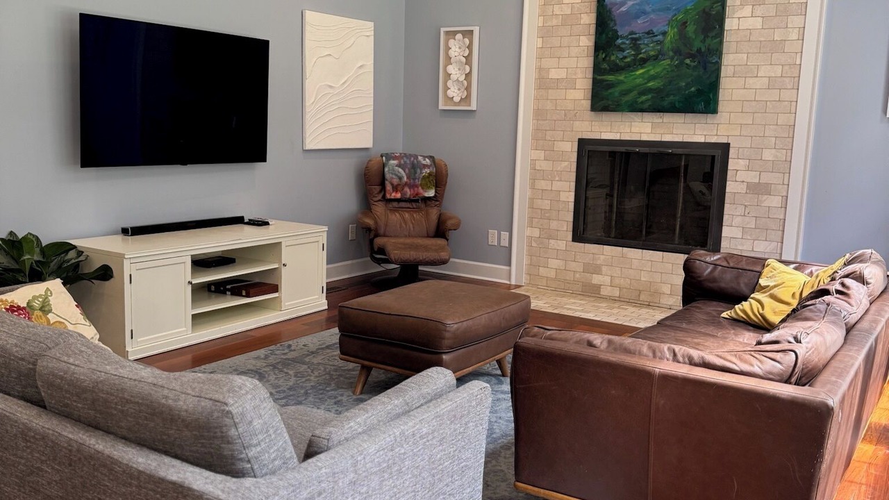 Photo of Livingroom in Chapel Hill
