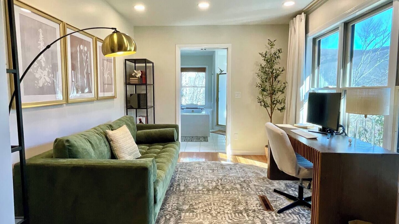 Photo of Livingroom in Burnsville