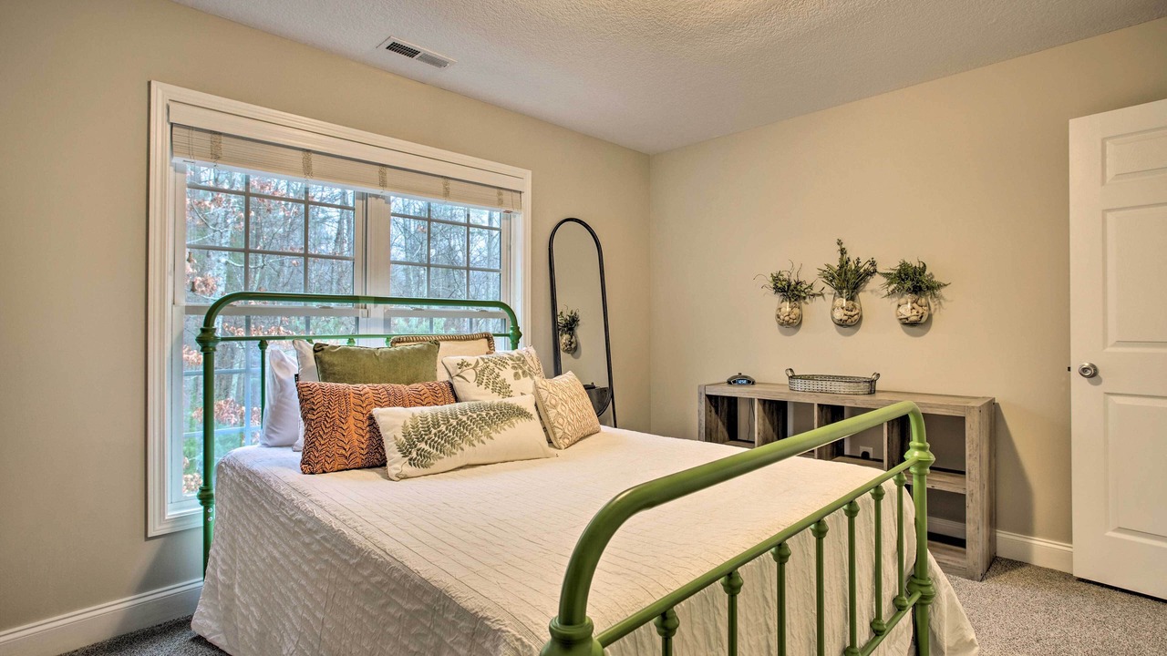 Photo of Bedroom in Skyland