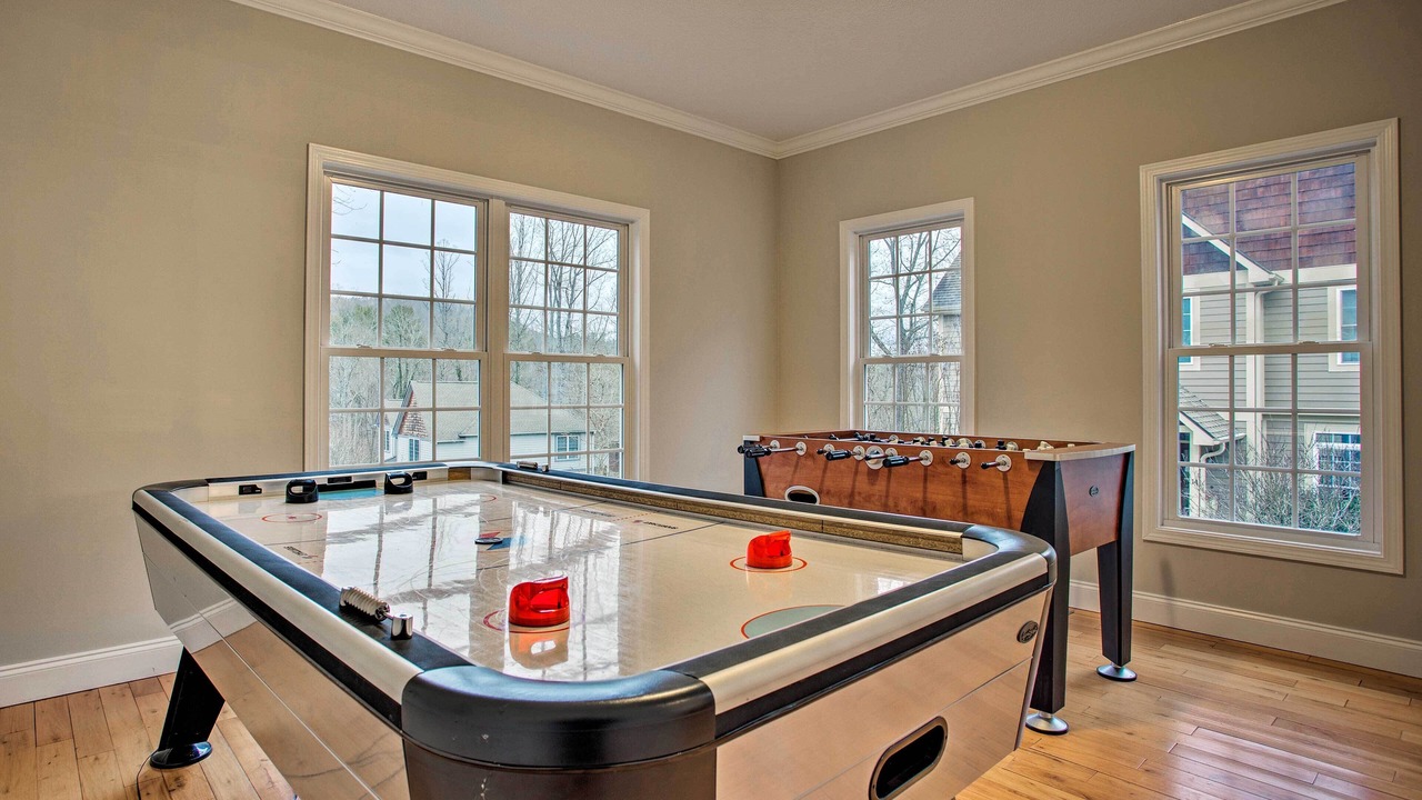 Photo of Bedroom in Royal Pines