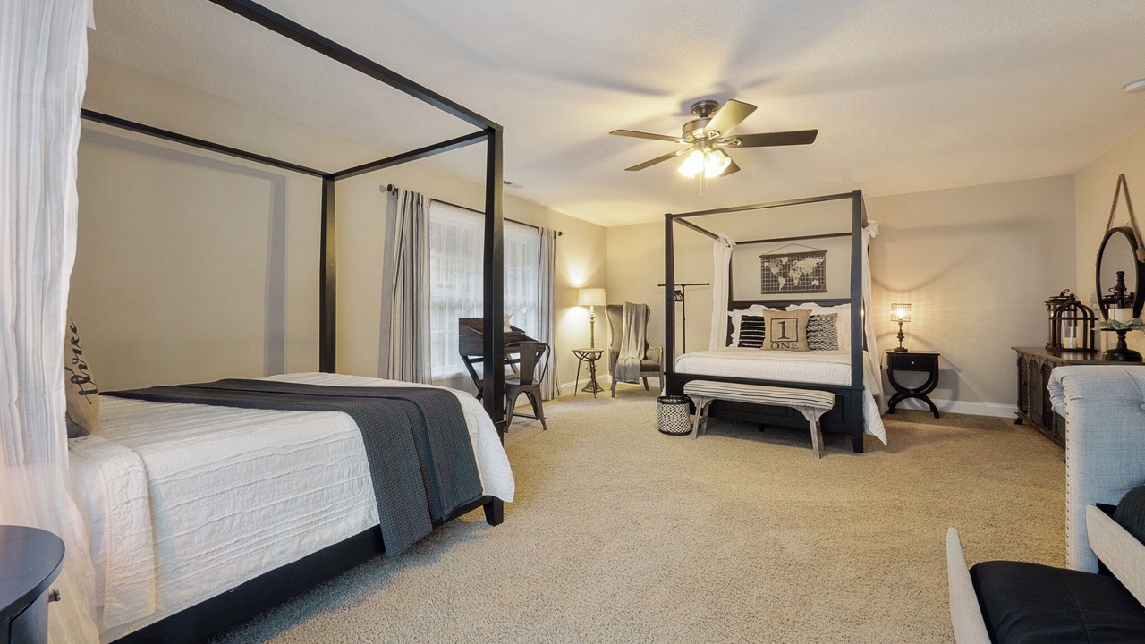 Photo of Bedroom in Royal Pines