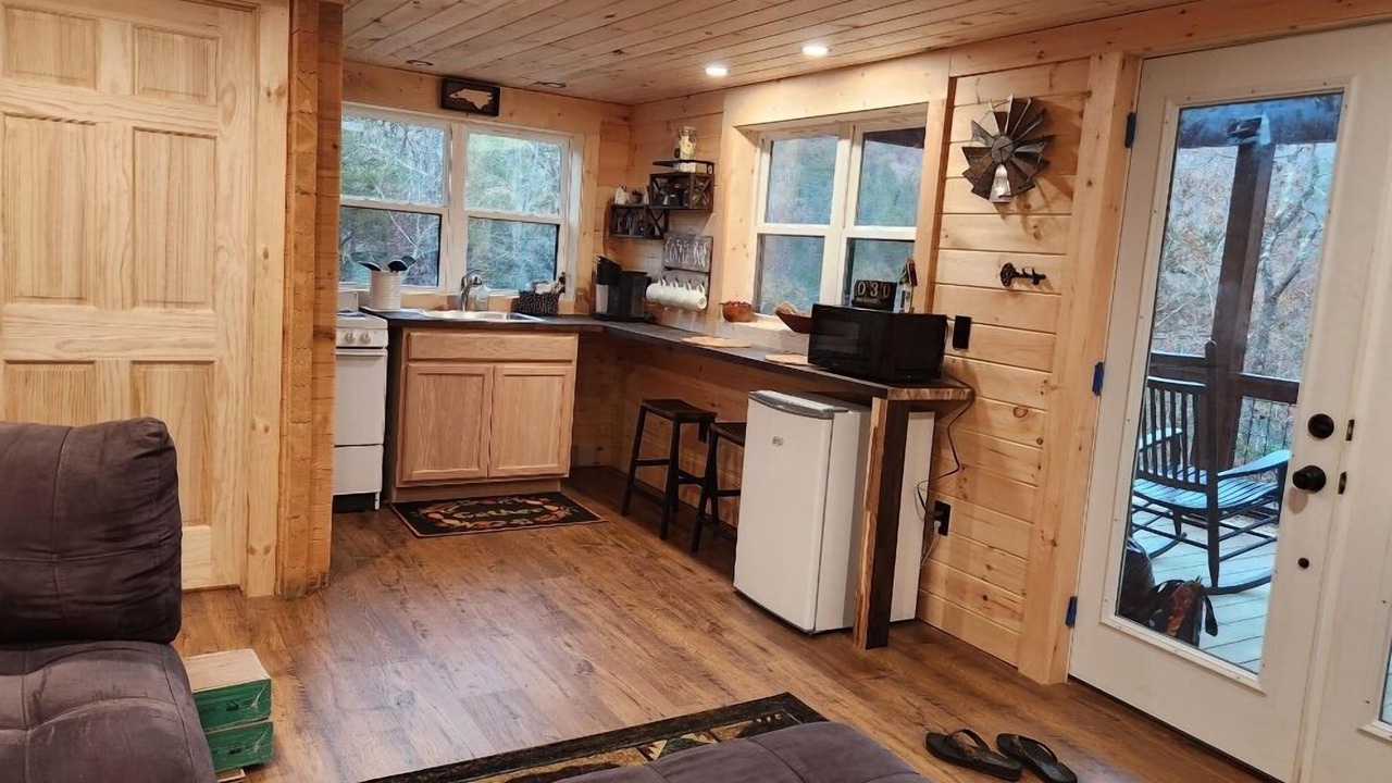 Photo of Livingroom in Cullowhee