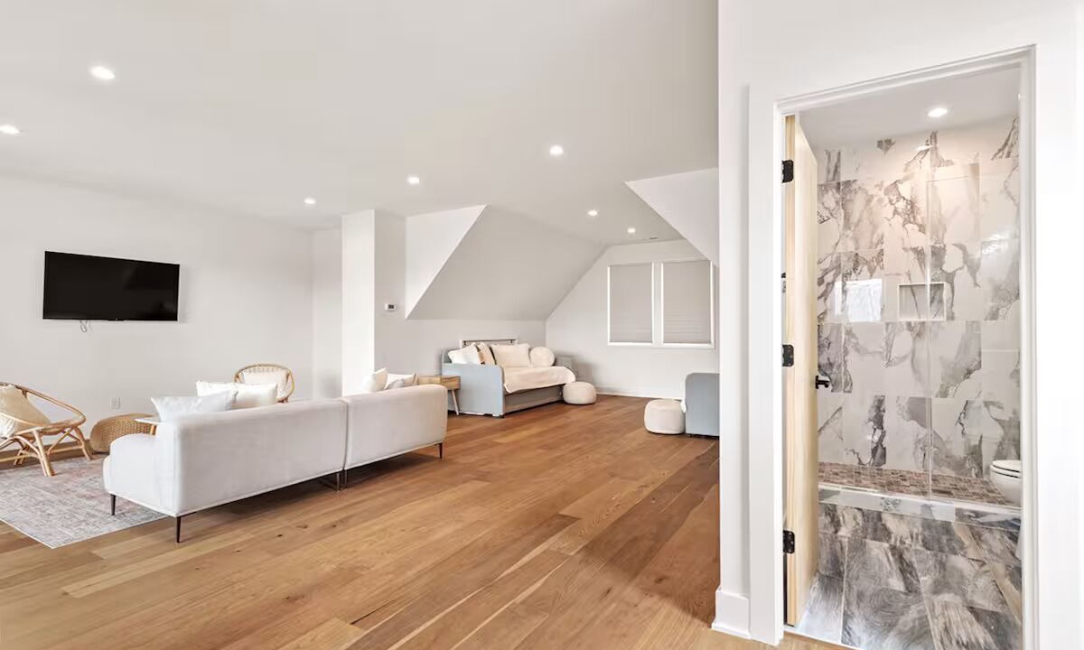 Photo of Livingroom in Downtown