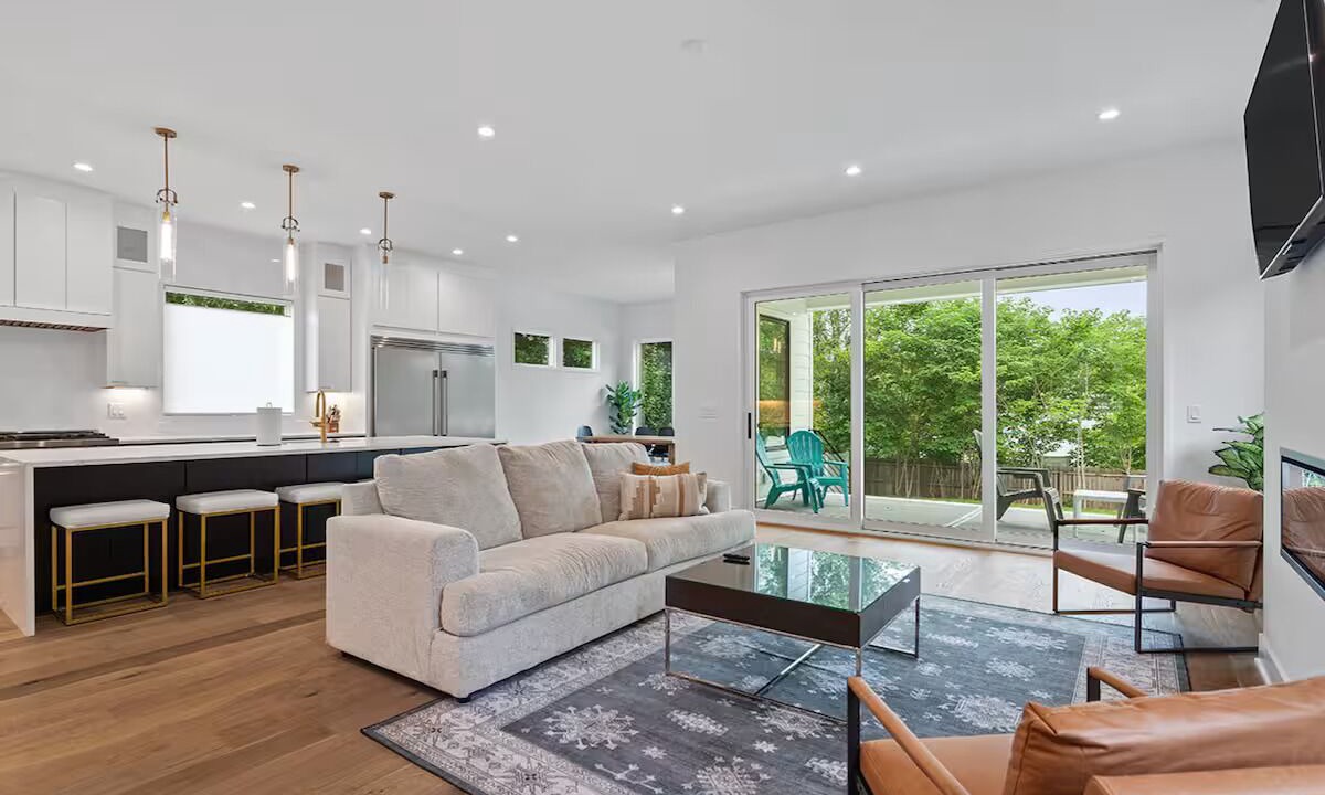 Photo of Livingroom in Downtown