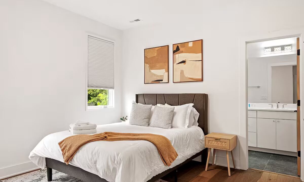 Photo of Bedroom in Downtown