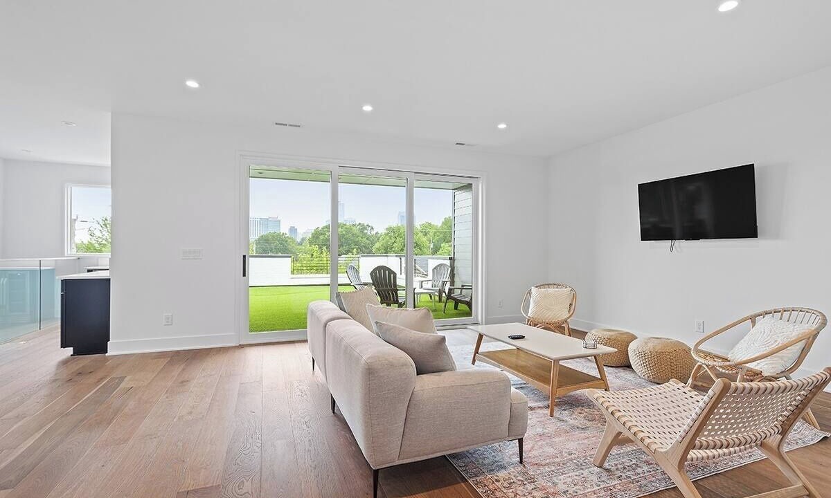 Photo of Livingroom in Downtown
