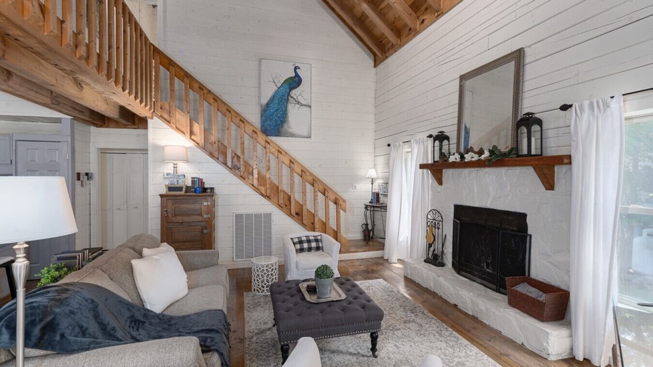Photo of Livingroom in Murphy