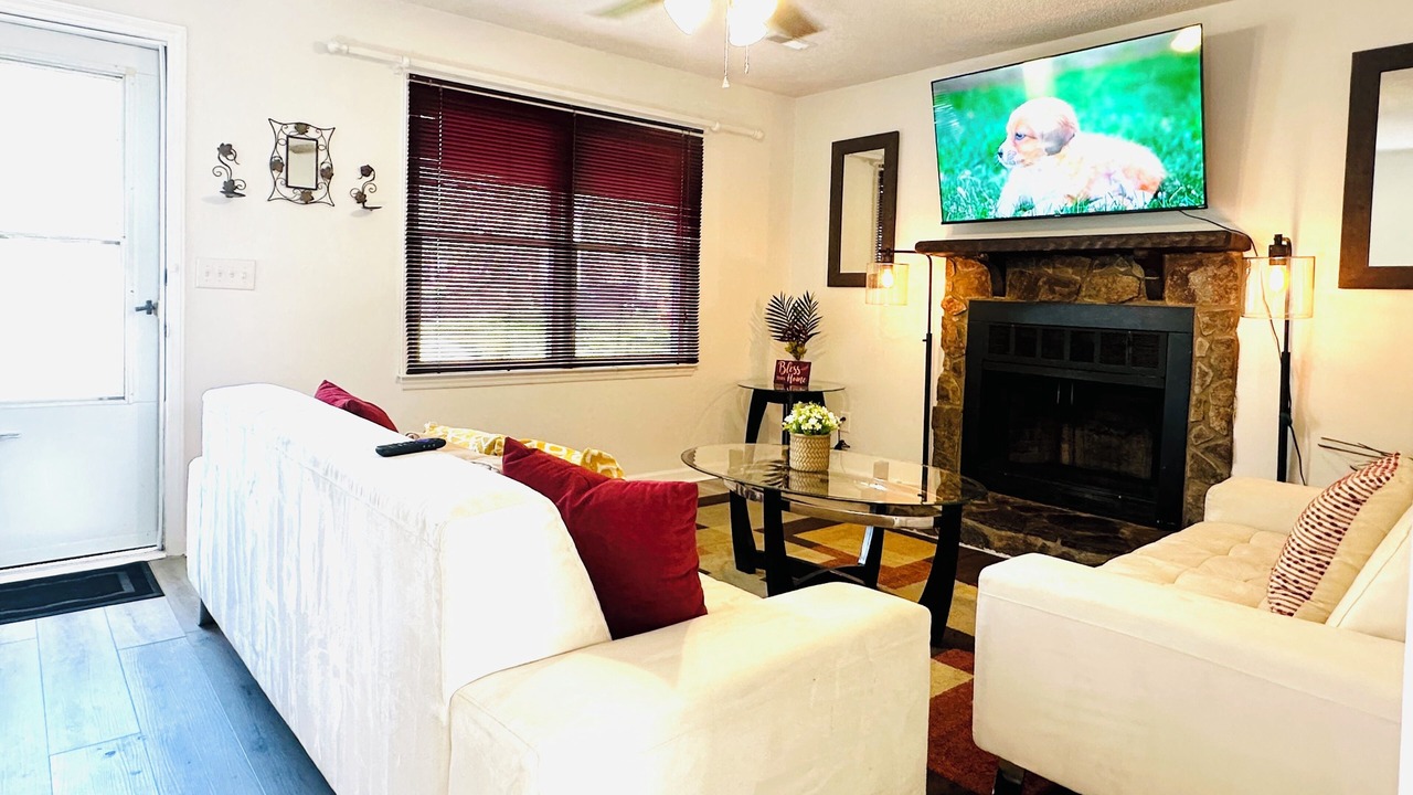 Photo of Livingroom in Pineville