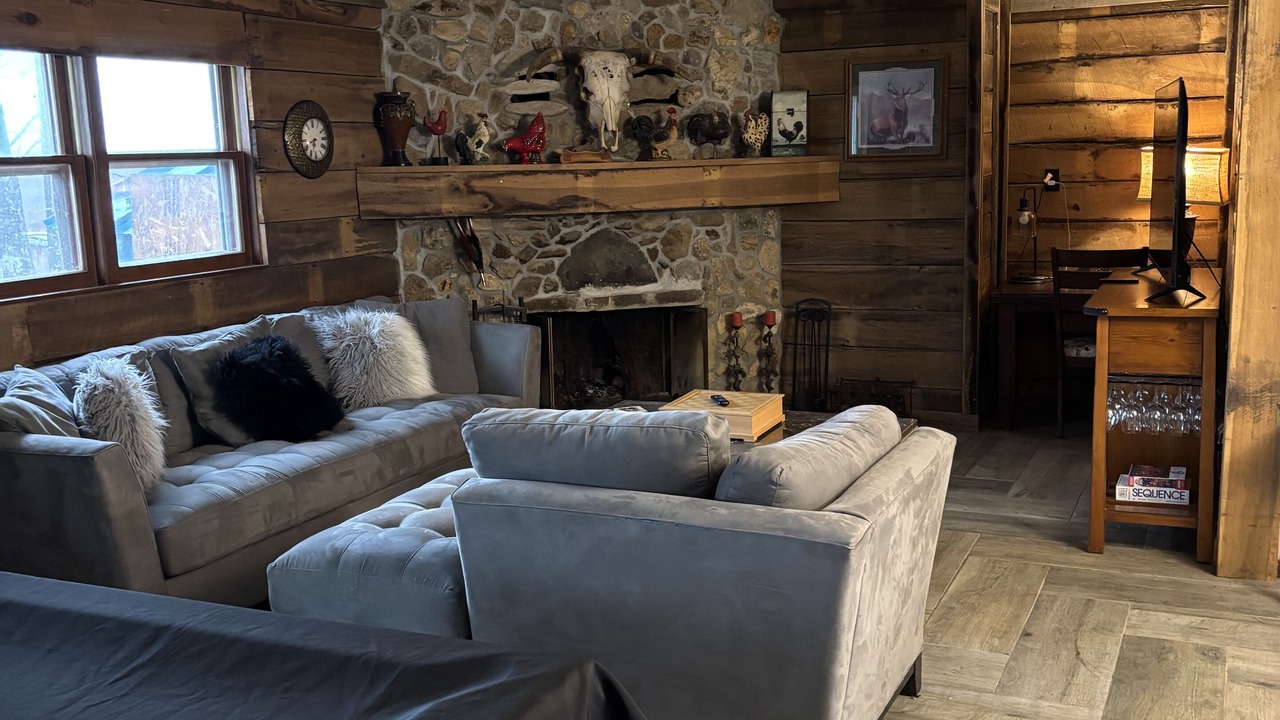 Photo of Livingroom in Hohenwald