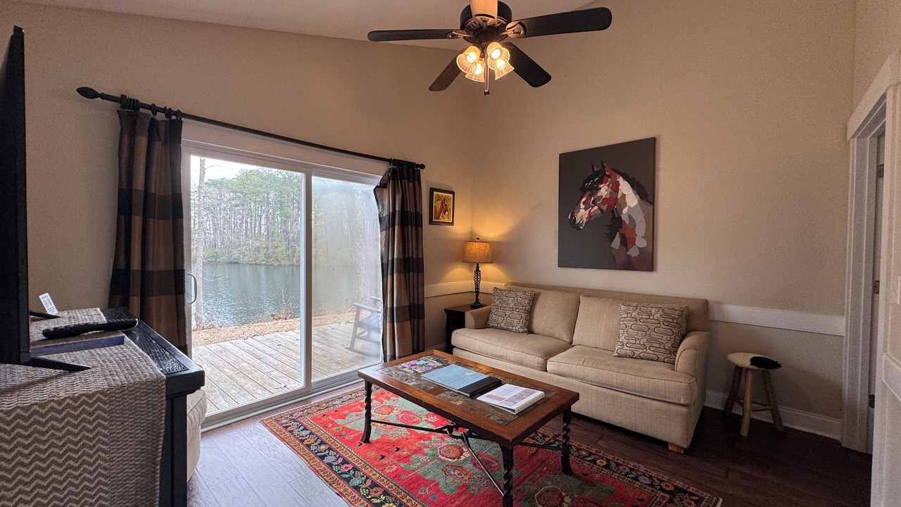 Photo of Livingroom in Elizabethtown