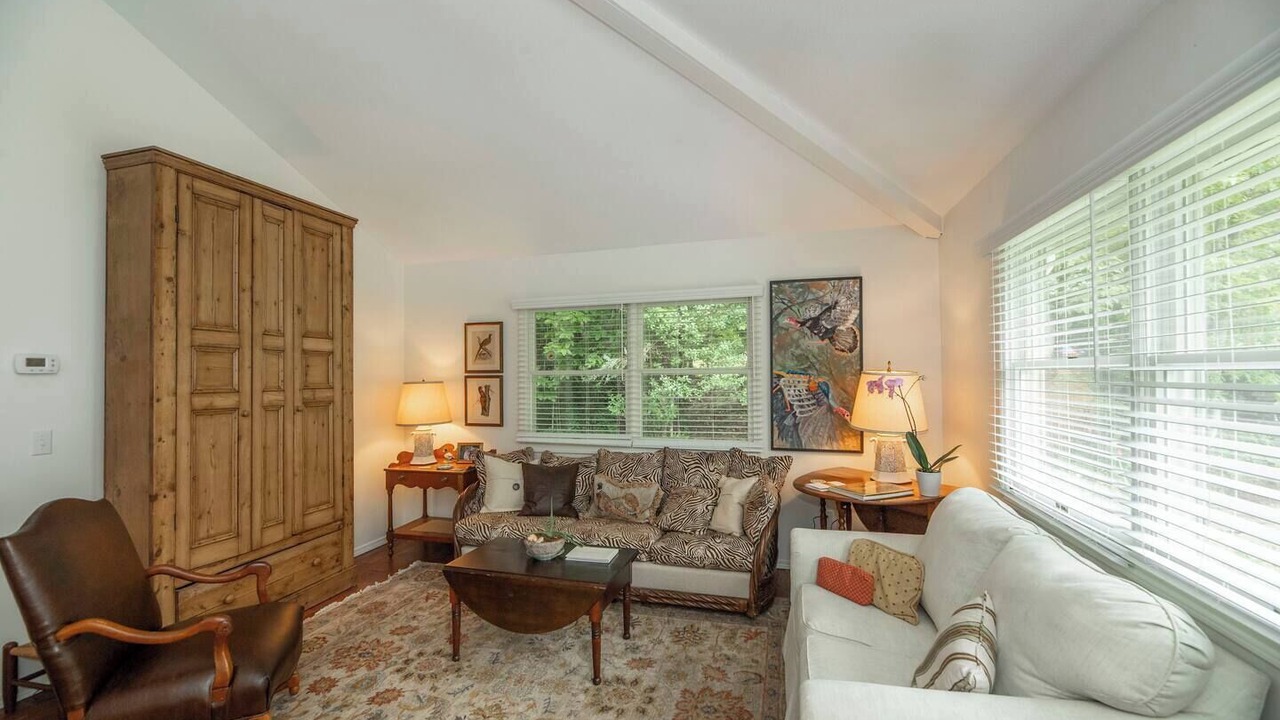 Photo of Livingroom in Cedar Mountain