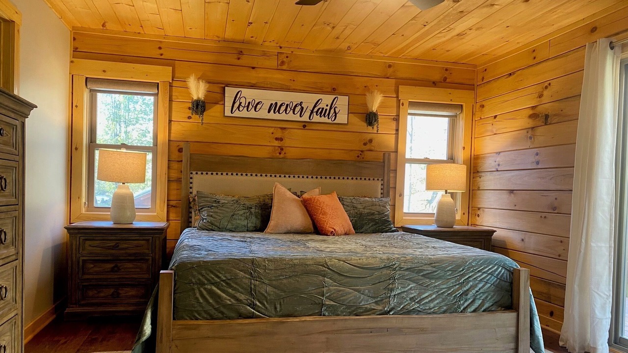 Photo of Bedroom in Deep Gap