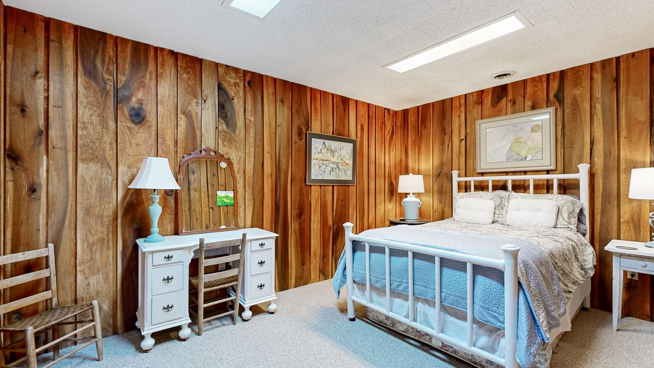 Photo of Bedroom in Sylva