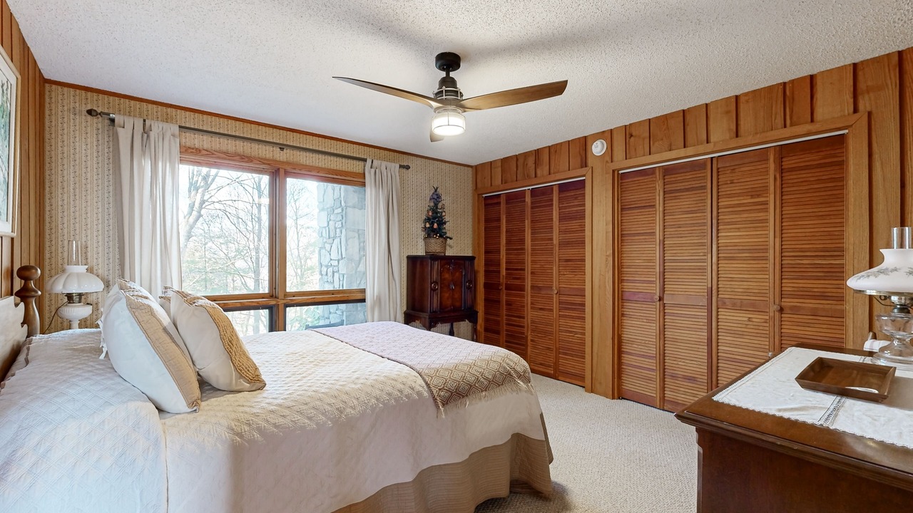 Photo of Bedroom in Sylva