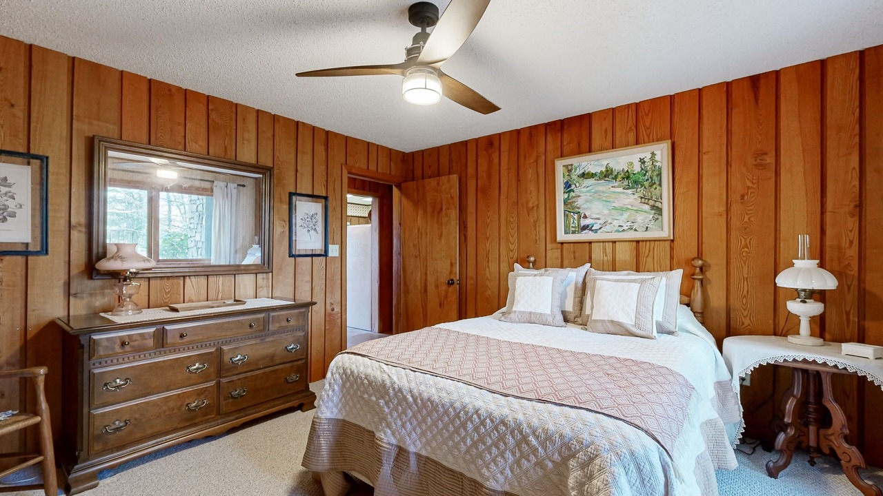 Photo of Bedroom in Sylva