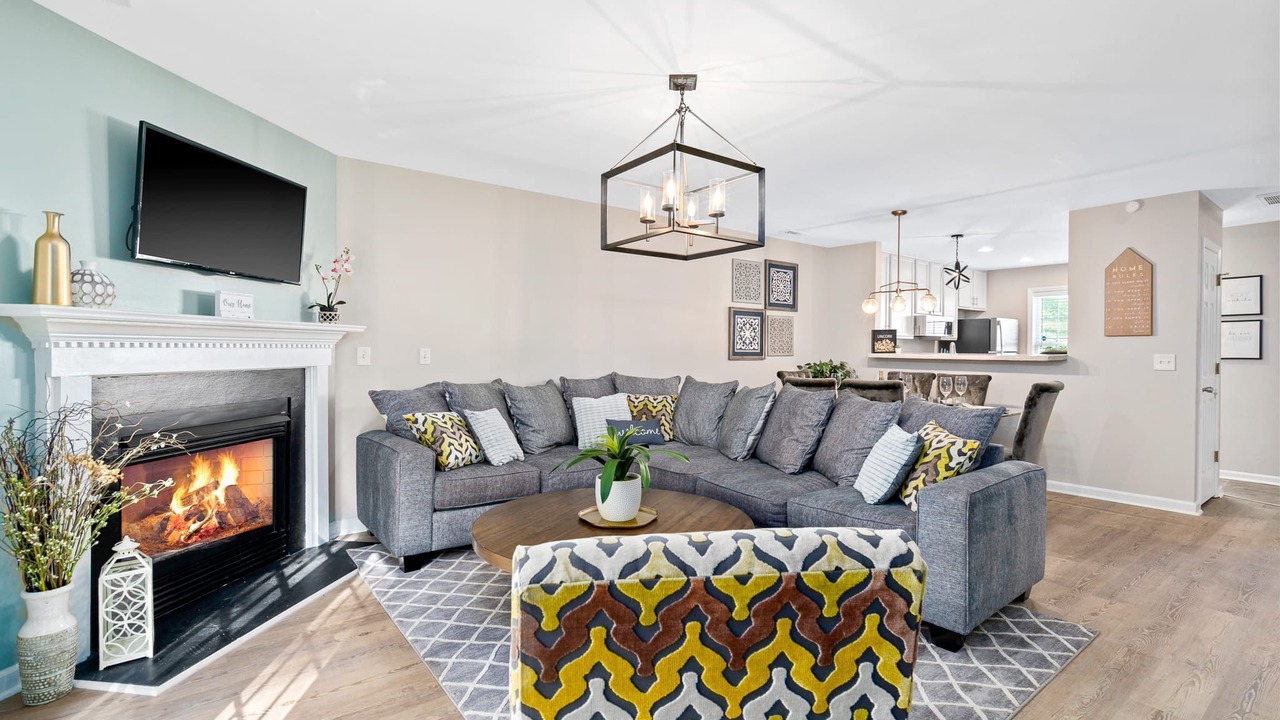 Photo of Livingroom in Southeast Raleigh