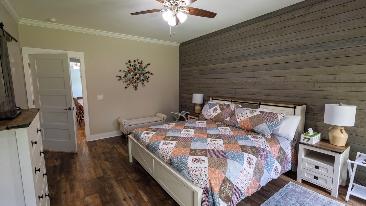Photo of Bedroom in Ether