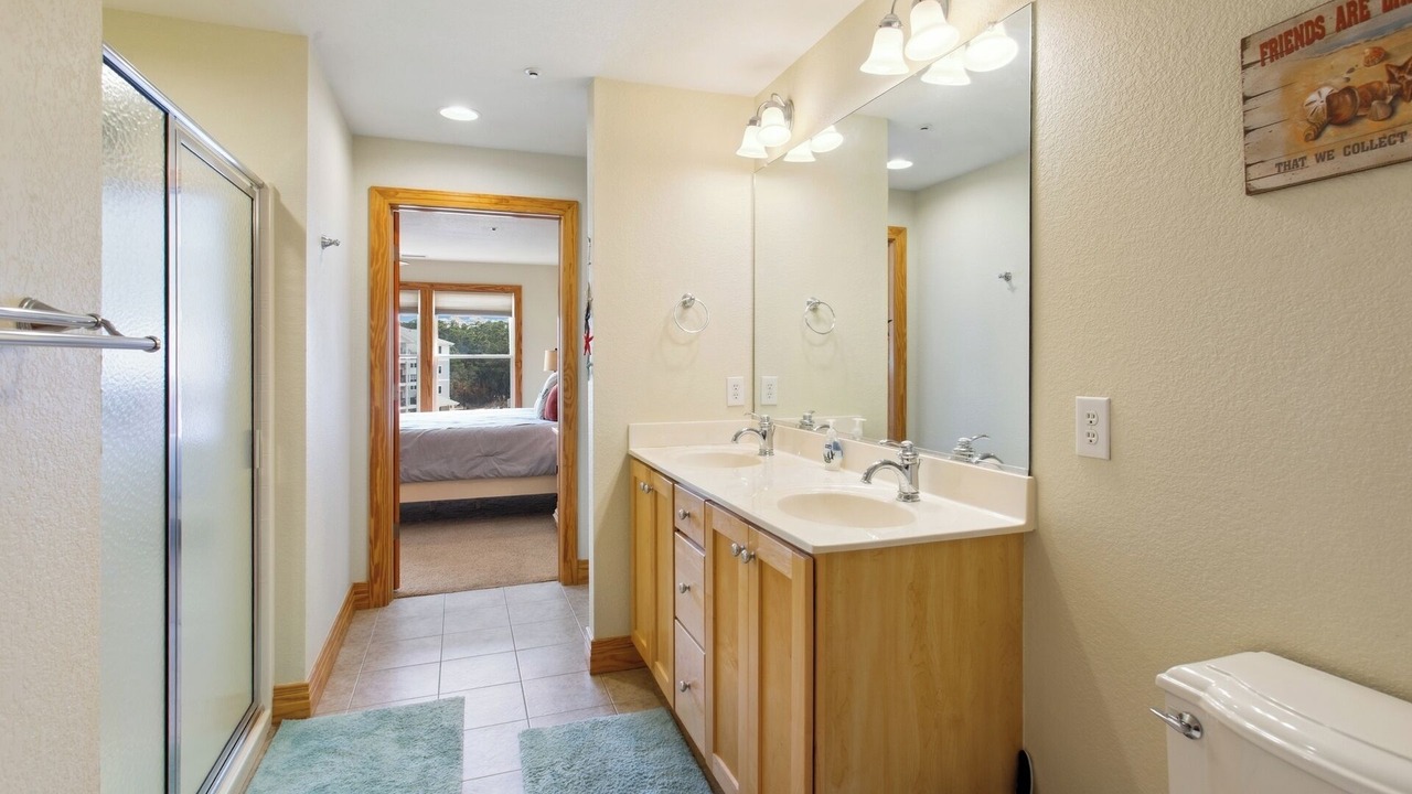 Photo of Bathroom in Bermuda Bay